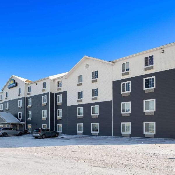 Days Inn & Suites by Wyndham Rochester South
