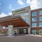 Holiday Inn Express & Suites – Grand Rapids Airport – South by IHG
