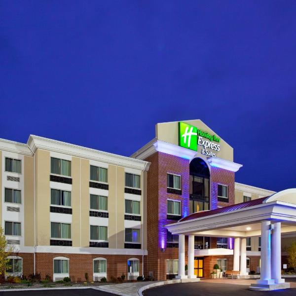 Holiday Inn Express & Suites Niagara Falls by IHG