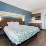 HomeTowne Studios by Red Roof Newport News – Hampton West
