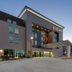 La Quinta Inn & Suites by Wyndham San Antonio at the RIM
