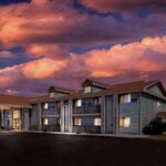 Super 8 by Wyndham La Crosse