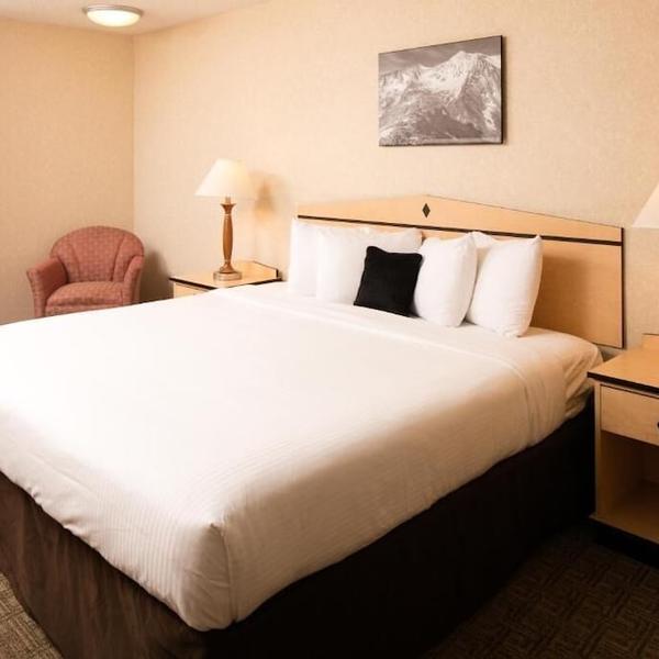 SYLO Hotel Denver Airport, a Ramada by Wyndham