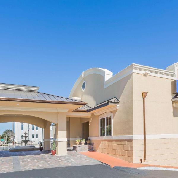 Days Inn by Wyndham Pensacola – Historic Downtown