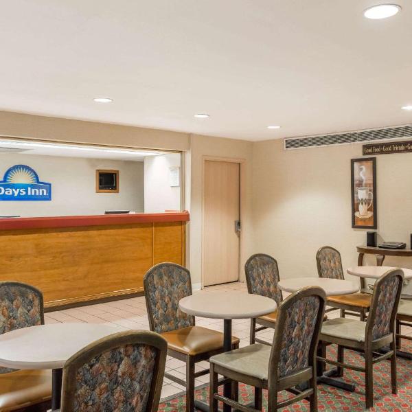 Days Inn by Wyndham West Des Moines – Clive