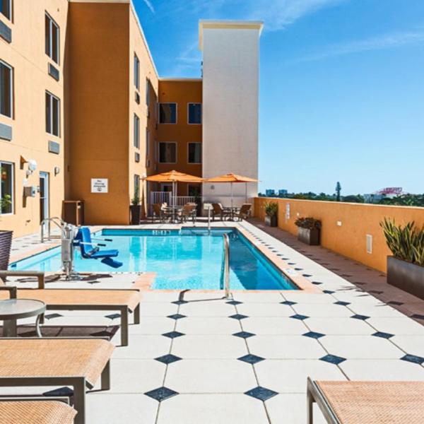 Holiday Inn Express Fort Lauderdale Airport South by IHG