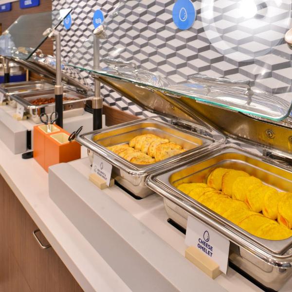 Holiday Inn Express Miami Airport-Blue Lagoon Area by IHG