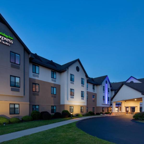 Holiday Inn Express & Suites Bradley Airport by IHG