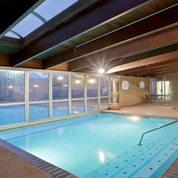 Holiday Inn Hotel & Suites Overland Park-West by IHG