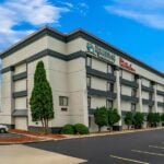HomeTowne Studios by Red Roof Flint