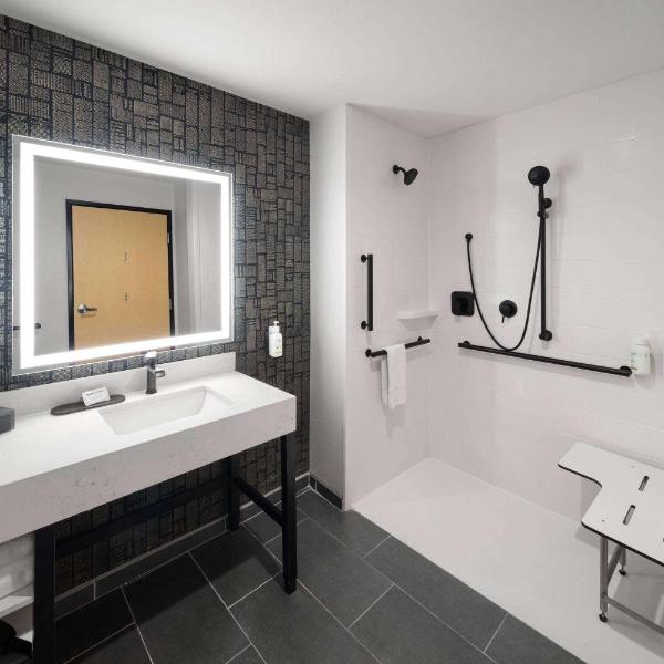 La Quinta Inn & Suites by Wyndham Austin Parmer Tech Ridge