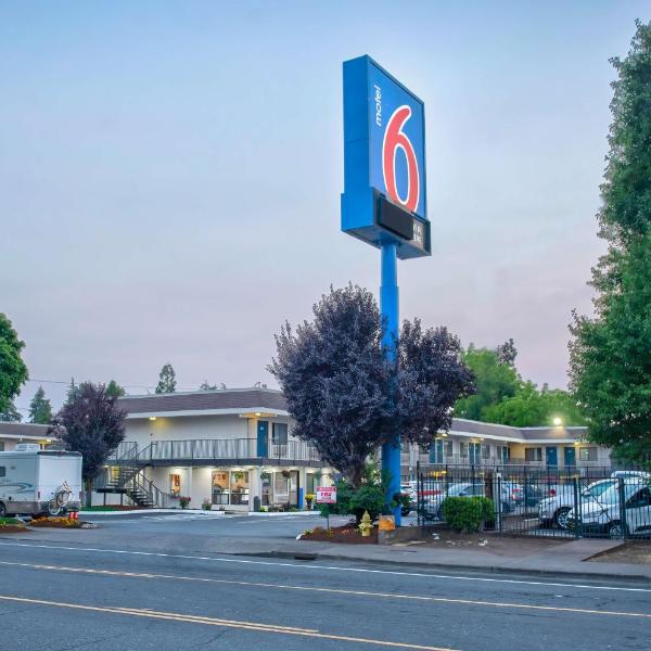 Motel 6-Salem, OR