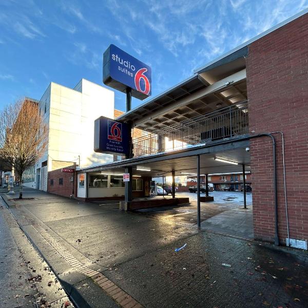 Studio 6 Suites Vancouver WA Waterfront