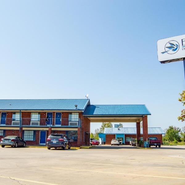 Blue Jay Inn & Suites
