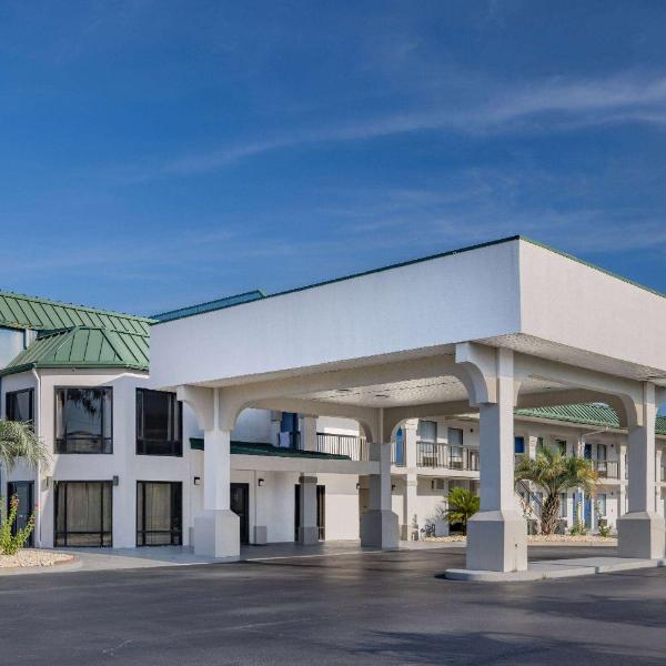Days Inn Suites By Wyndham Savannah Midtown