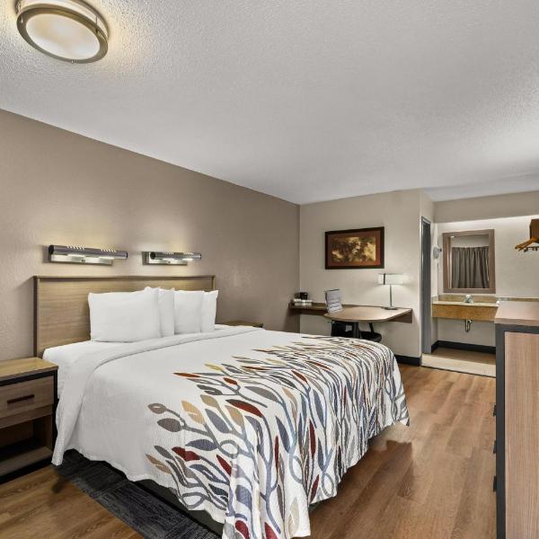 Red Roof Inn Detroit – Royal Oak/Madison Heights