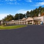 Super 8 By Wyndham Lake George Downtown Lake