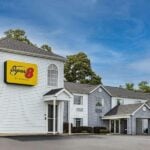 Super 8 By Wyndham Pensacola