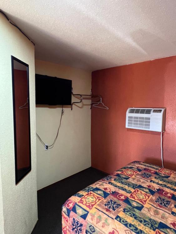 Economy Inn Odessa photo 2