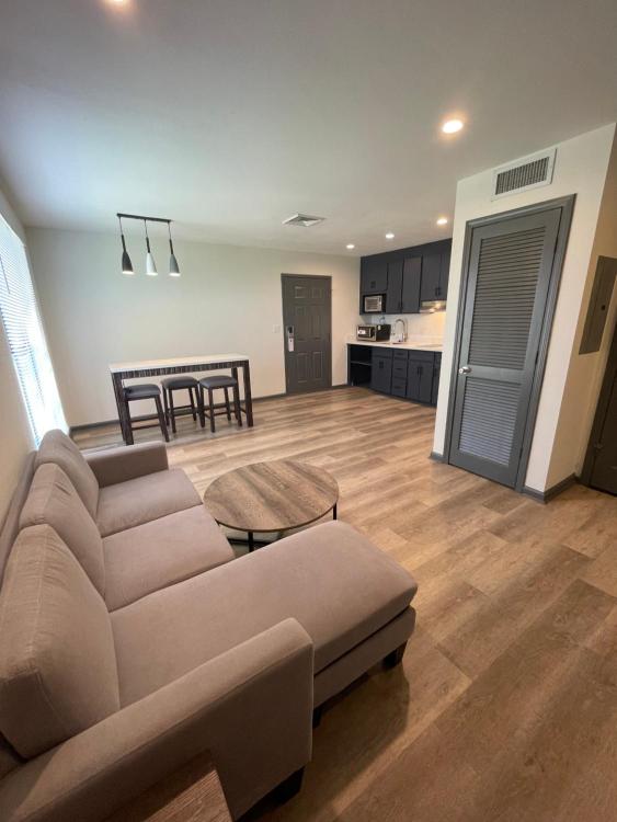 Ramada by Wyndham Studio Suites Dothan photo 2