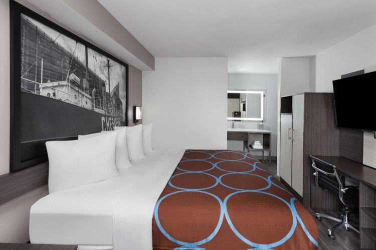 Super 8 by Wyndham Baltimore Northwest photo 1