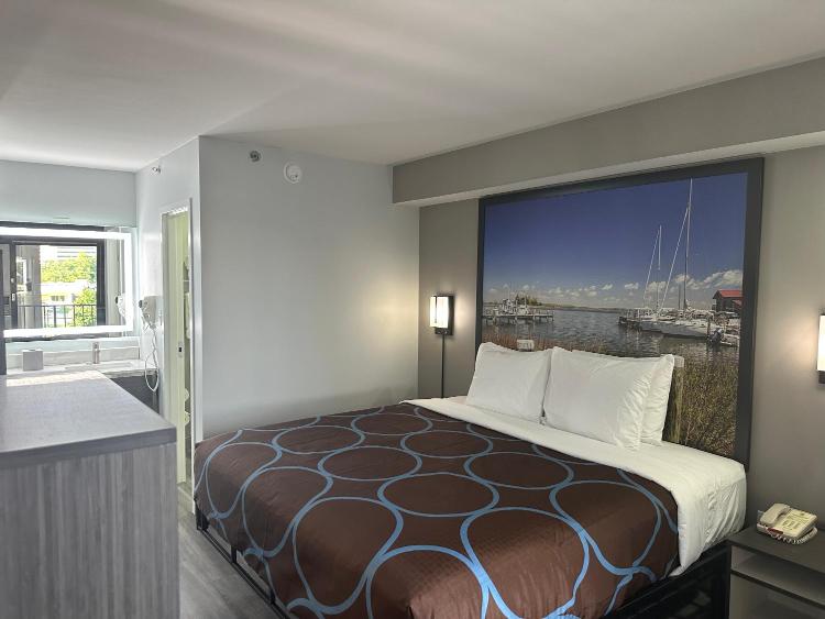 Super 8 by Wyndham Baltimore Northwest photo 2