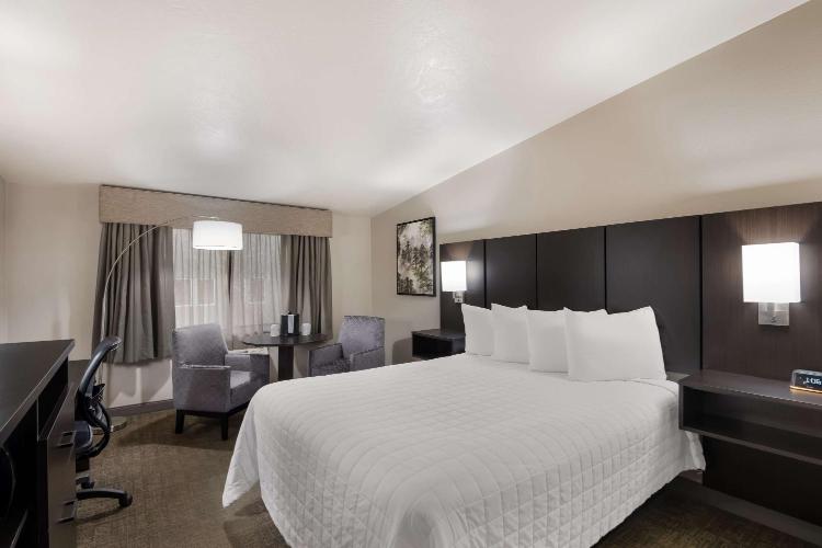 Best Western New Oregon Motel photo 1