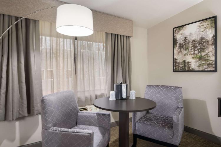 Best Western New Oregon Motel photo 2