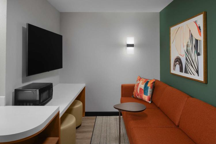 Embassy Suites By Hilton Madison Downtown photo 1