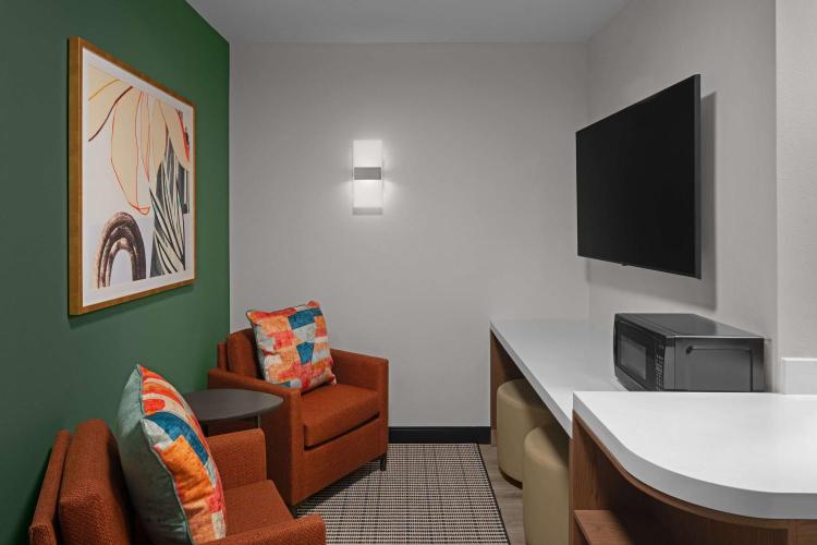 Embassy Suites By Hilton Madison Downtown photo 3