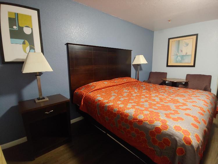Brooks City Executive Inn photo 1