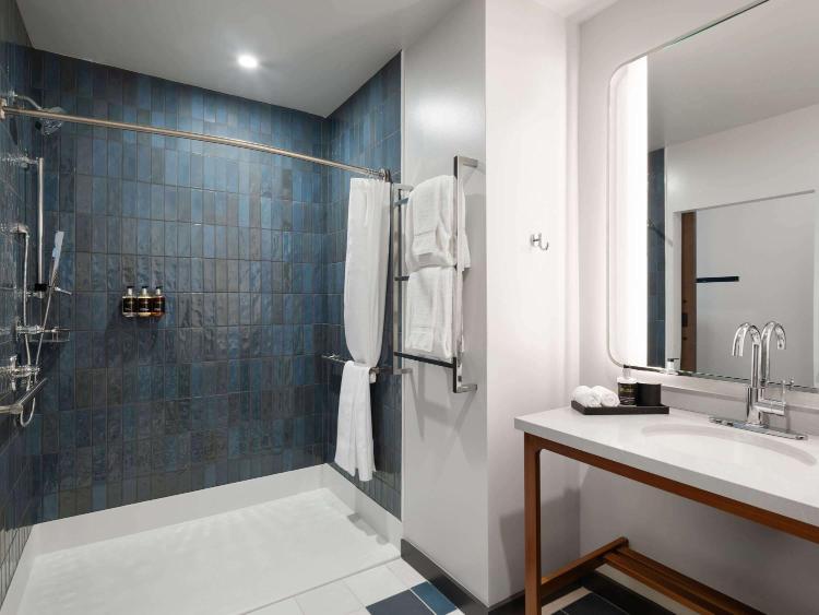 Origin Kansas City Riverfront, a Wyndham Hotel photo 1