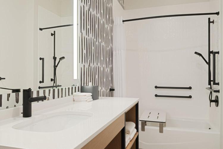 Atwell Suites Kansas City Airport by IHG photo 2