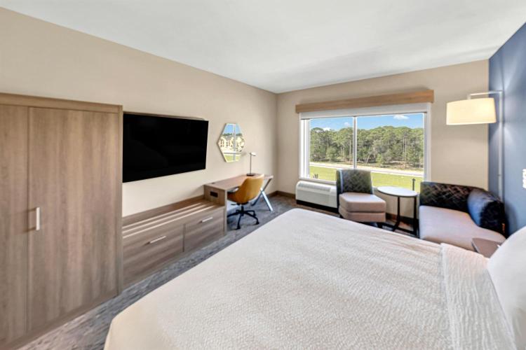 Holiday Inn Express & Suites Fort Walton Beach - Eglin Area by IHG photo 1
