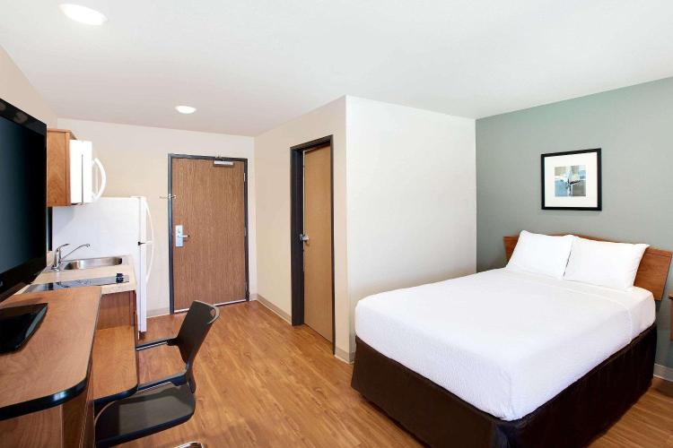 WoodSpring Suites Lake Charles photo 2