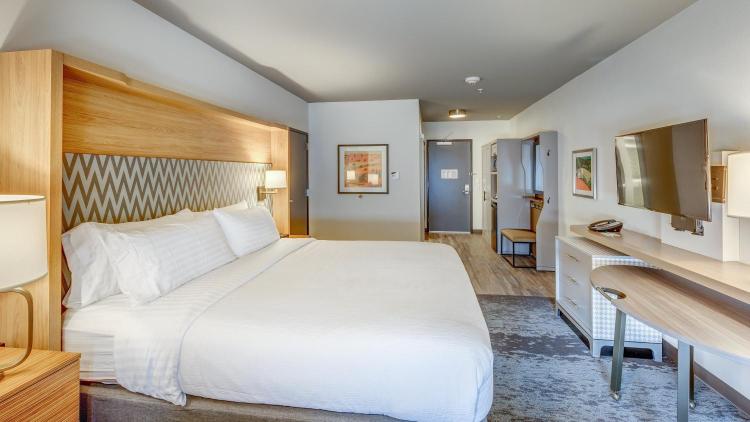 Holiday Inn & Suites Bellingham by IHG photo 1