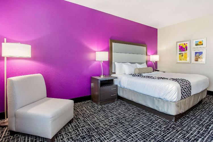 La Quinta by Wyndham Springfield IL photo 2