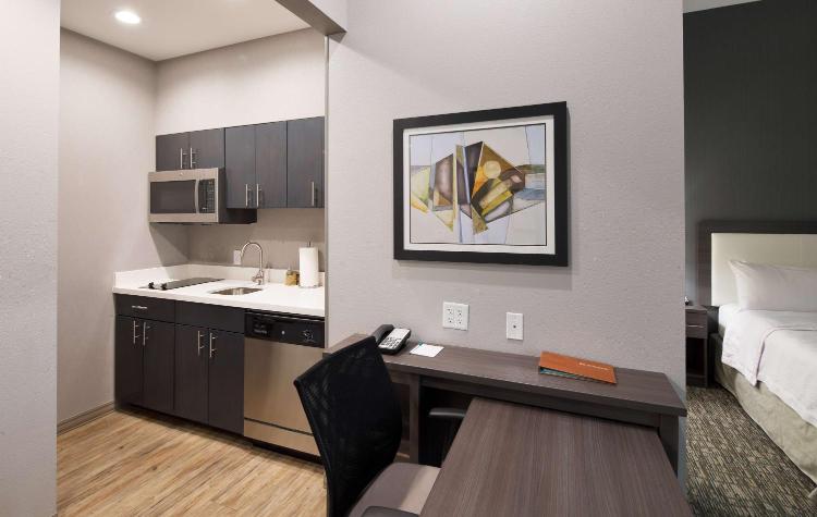 Homewood Suites By Hilton Topeka photo 2