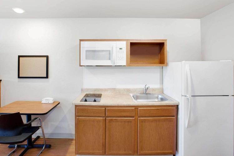 WoodSpring Suites Lafayette photo 3