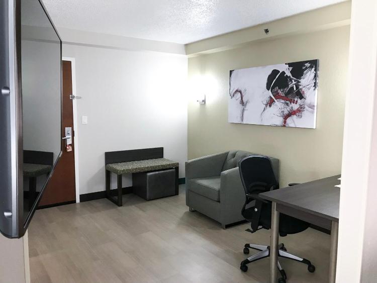 Ramada by Wyndham Suites Orlando Airport- Free Airport Shuttle photo 2