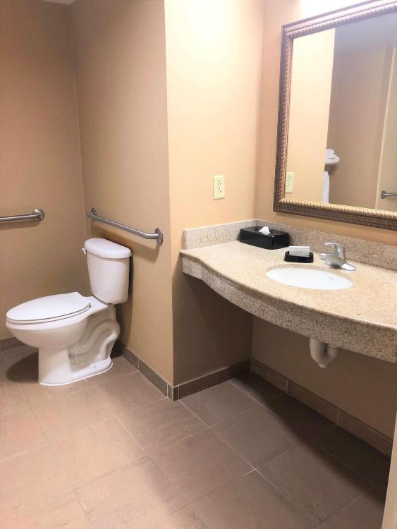 Hampton Inn & Suites Norfolk-Airport photo 2