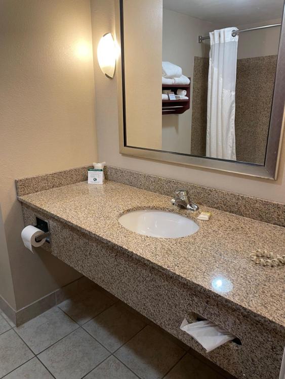 Holiday Inn Express & Suites Niagara Falls by IHG photo 1