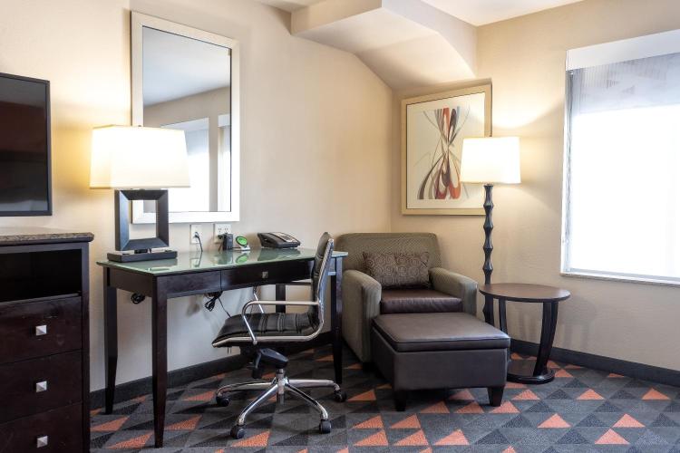 Holiday Inn Oceanside Marina Camp Pendleton by IHG photo 1