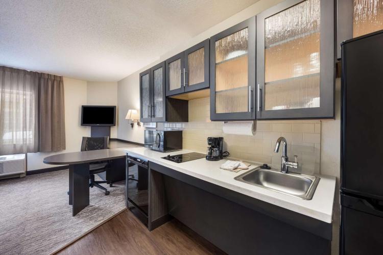Sonesta Simply Suites Columbus Airport Gahanna photo 1