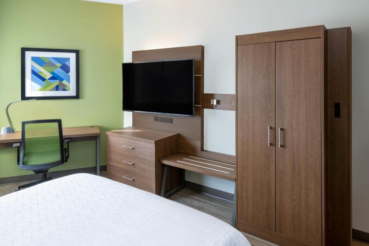 Holiday Inn Express & Suites Colorado Springs-Airport by IHG photo 3