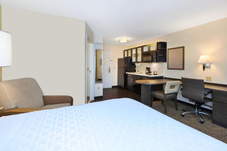 Candlewood Suites Polaris by IHG photo 2
