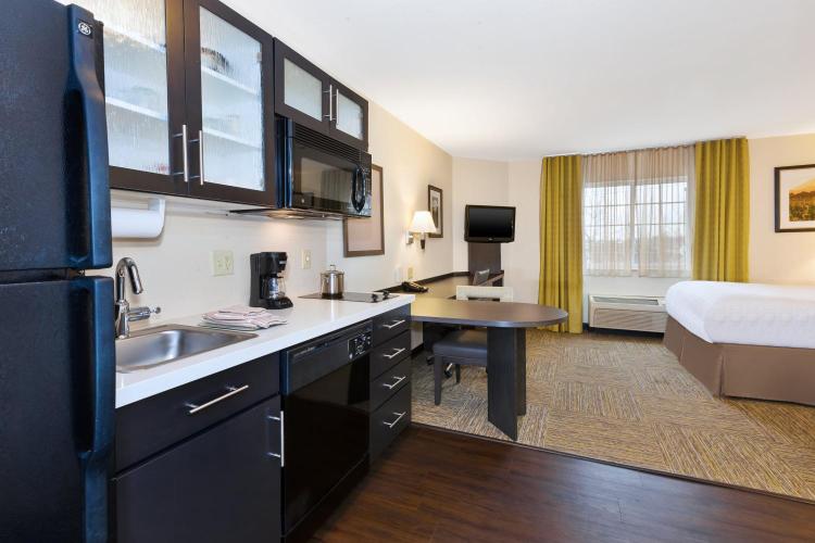 Candlewood Suites Polaris by IHG photo 3