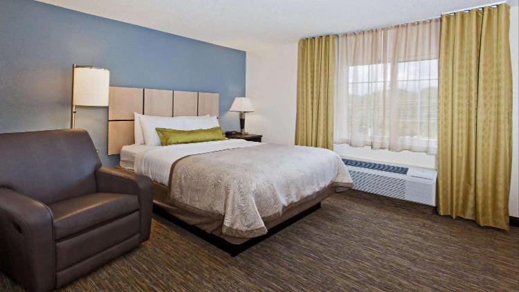 MainStay Suites- Kansas City Overland Park photo 2