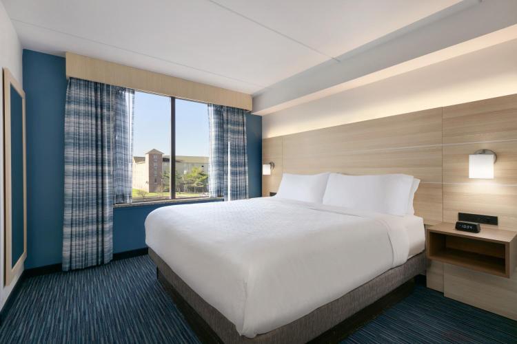 Holiday Inn Express Hotel & Suites Norfolk Airport by IHG photo 2