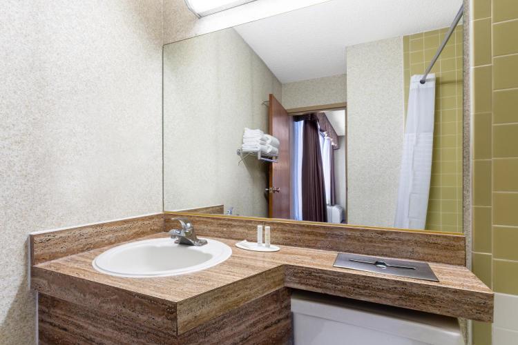 Ramada by Wyndham Reno Hotel & Casino photo 1